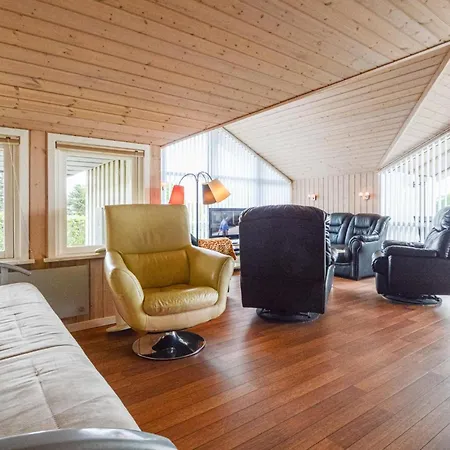 度假居 Awesome Home In Hejls With Wifi Hejls