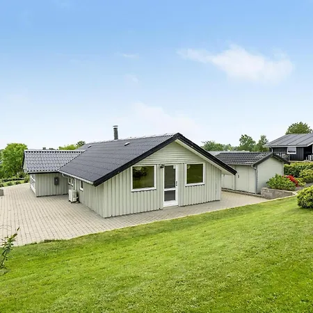 Awesome Home In Hejls With Wifi *