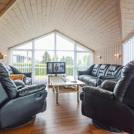度假居 Awesome Home In Hejls With Wifi