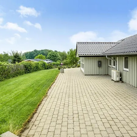 Awesome Home In Hejls With Wifi 度假居 Hejls