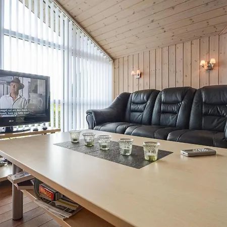 度假居 Awesome Home In Hejls With Wifi Hejls