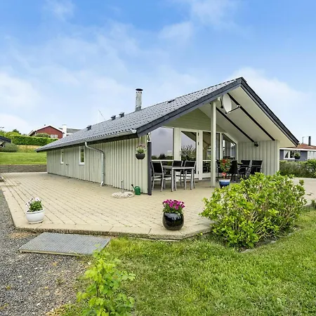 度假居 Awesome Home In Hejls With Wifi