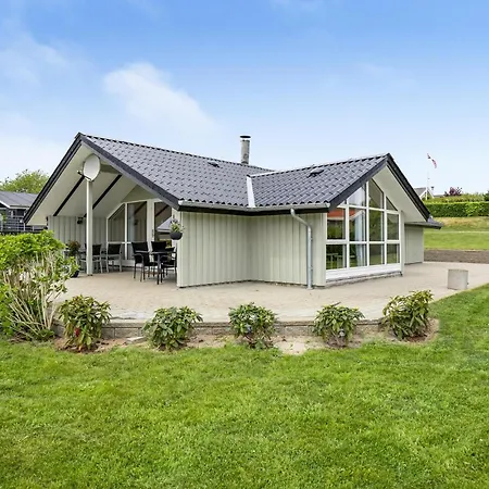 Awesome Home In Hejls With Wifi 度假居 *